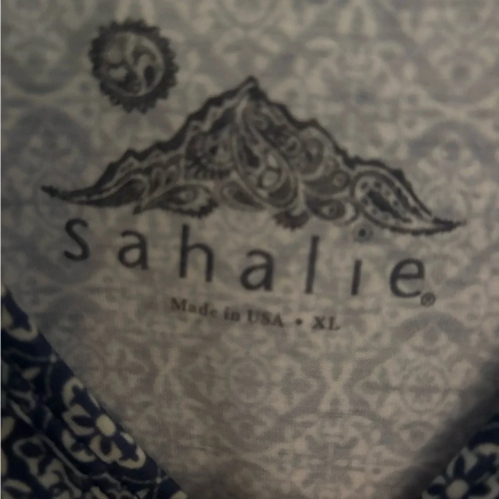 NWOT Sahalie Navy and White Geometric Short Sleeve Top - Picture 2 of 9
